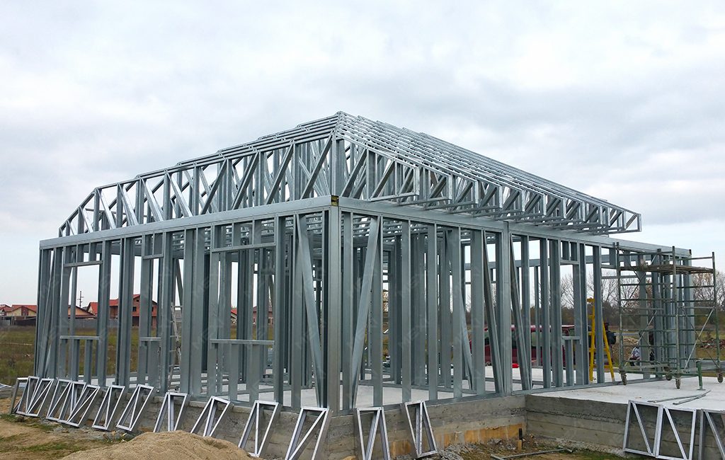 Egyszintes házépítés fémszerkezetre