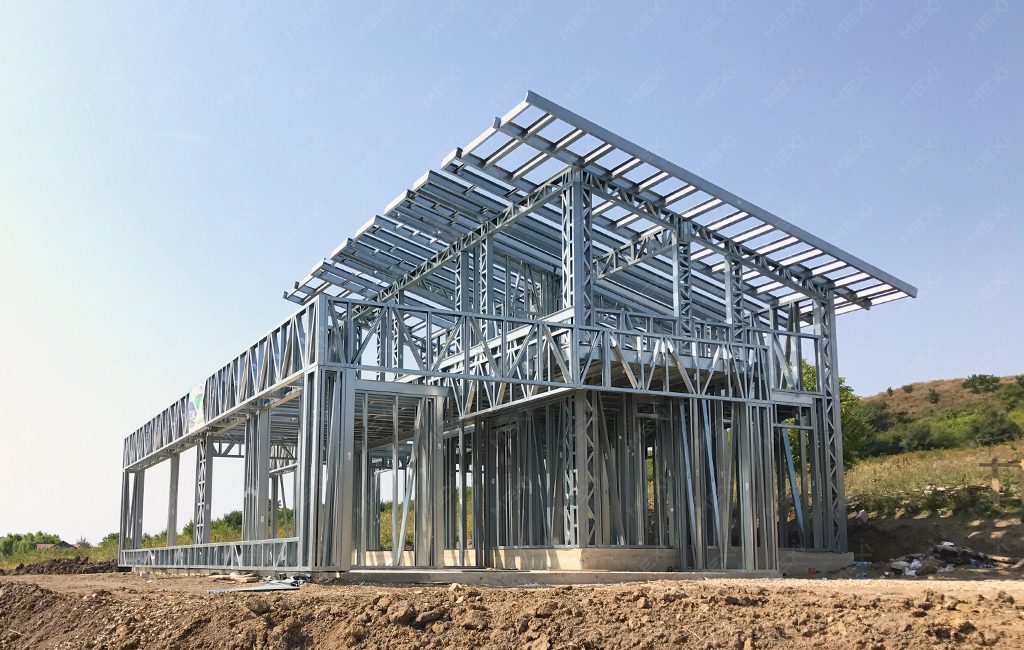 Modern tetőteres acélszerkezetes lakóház