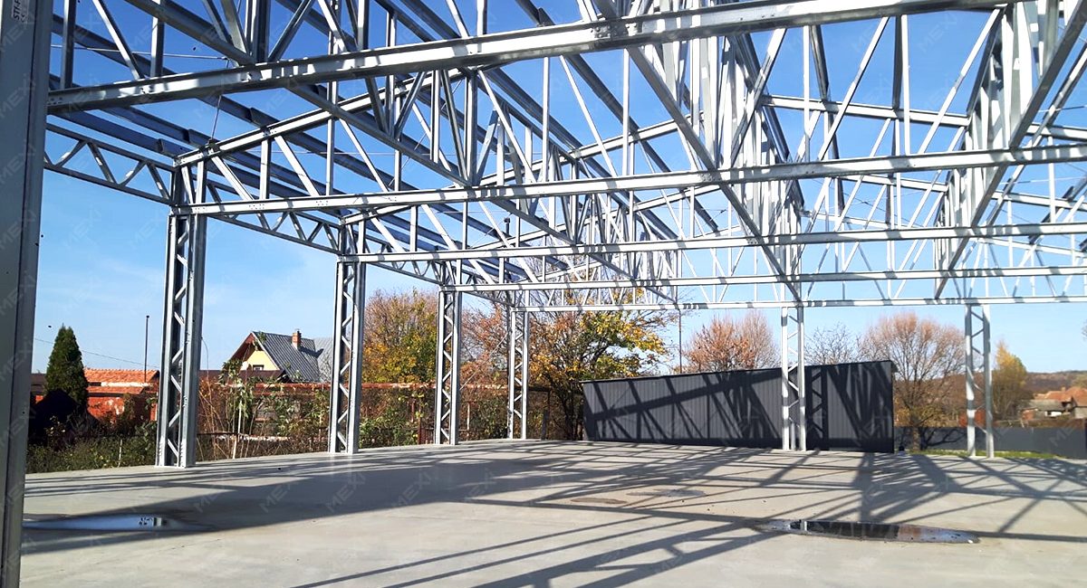 rácsszerkezetes raktárépület