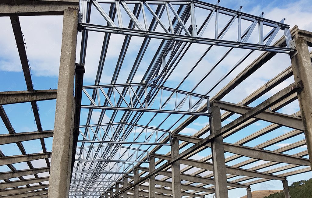 csarnok tetőszerkezet acélprofilokbol