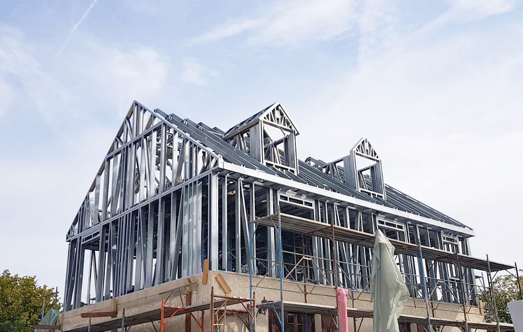 fémszerkezettel való emelet ráépítés