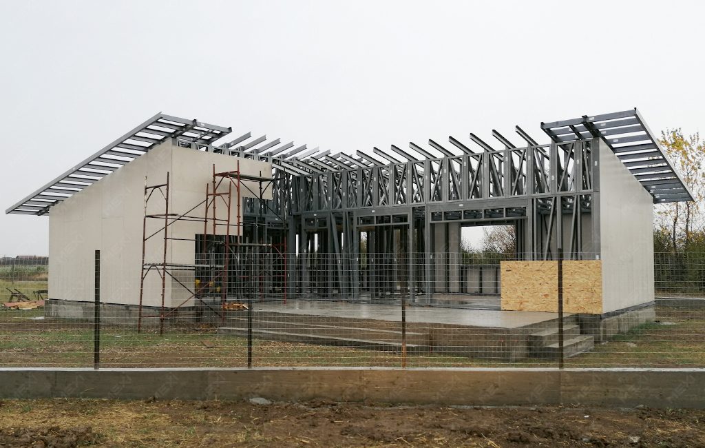 fémszerkezetű egyszintes ház