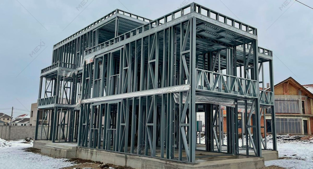 Két emeletes könnyűszerkezetű vendégház