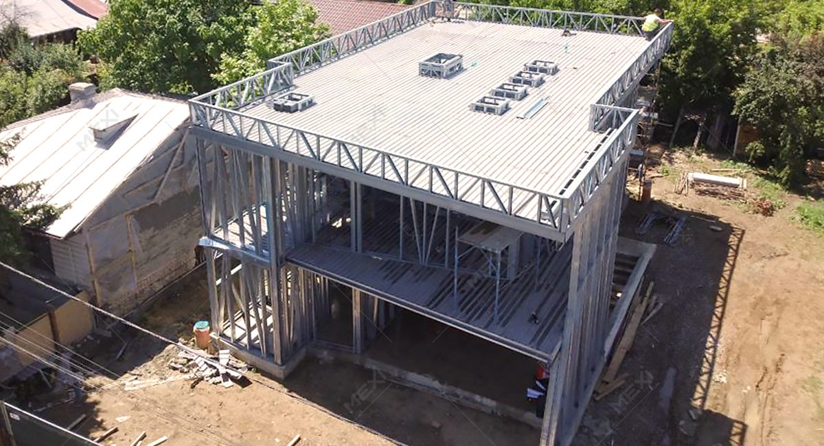 Kétszintes fémszerkezetes ház építés MEXI acélprofilokbol