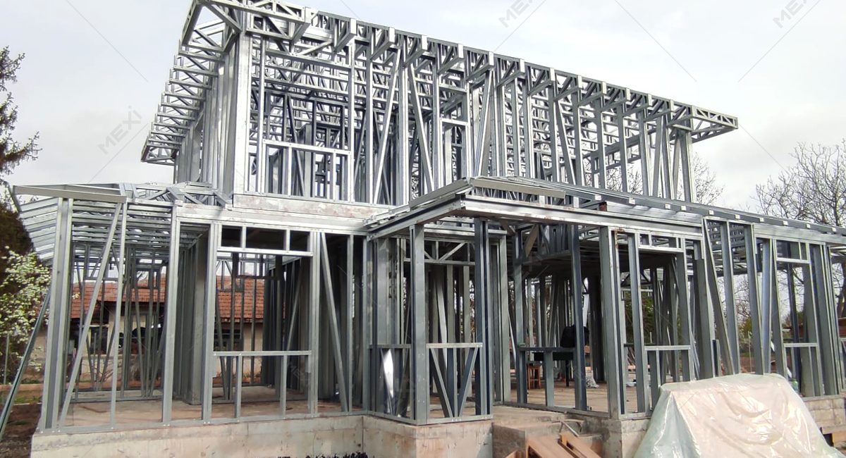 kétszintes könnyűszerkezetes ház építés acél profilokból