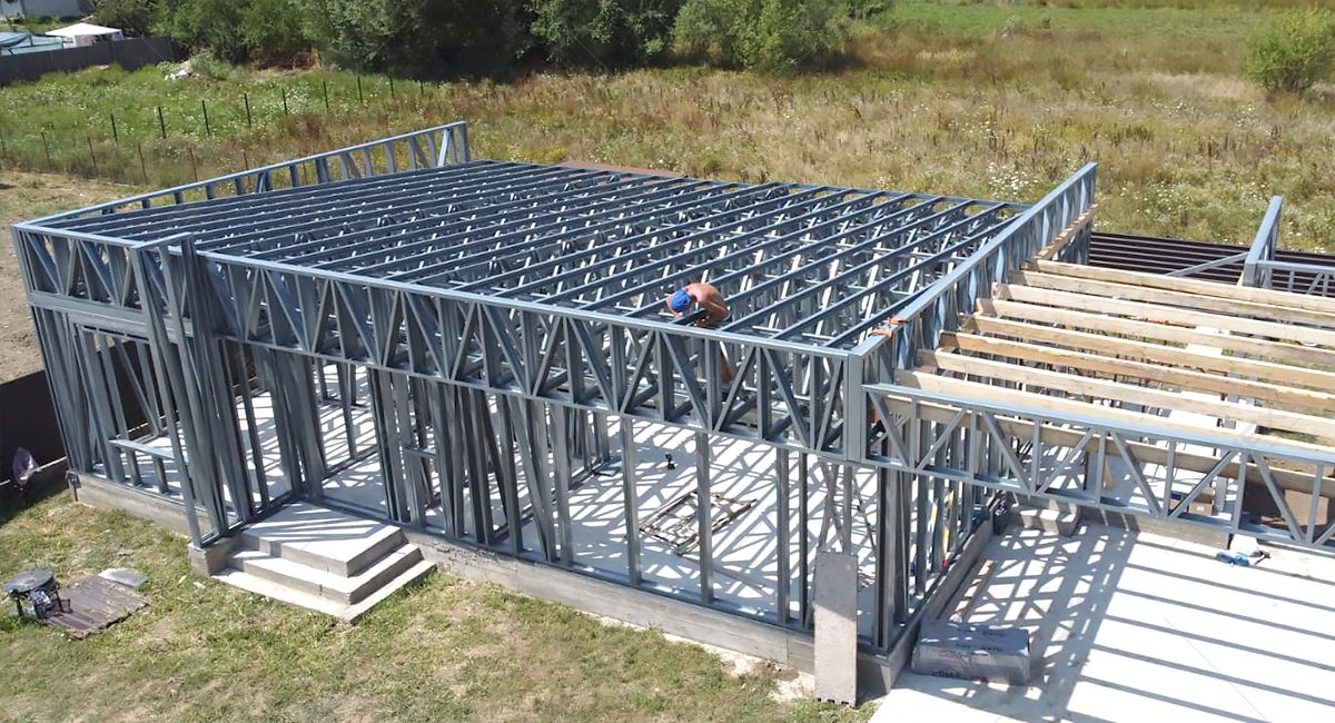Fémszekezetű lapostetős ház építés