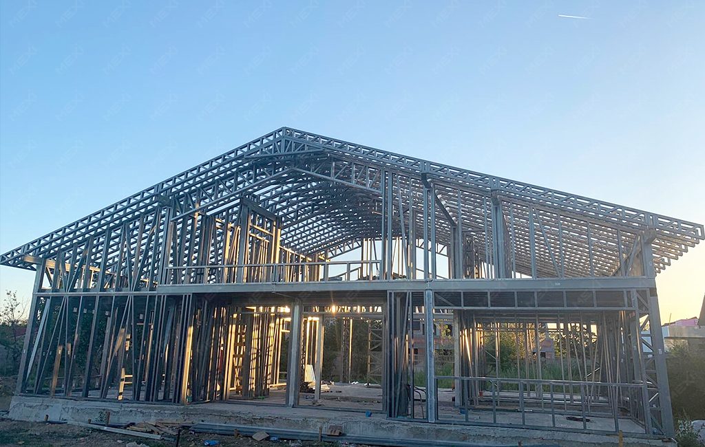 nagy tetőteres ház építés acélvázra