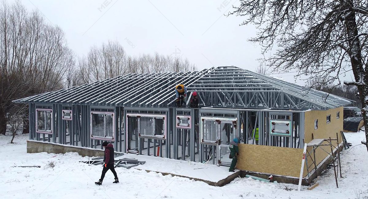 tágas ház építés MEXI könnyű acélszerkezettel