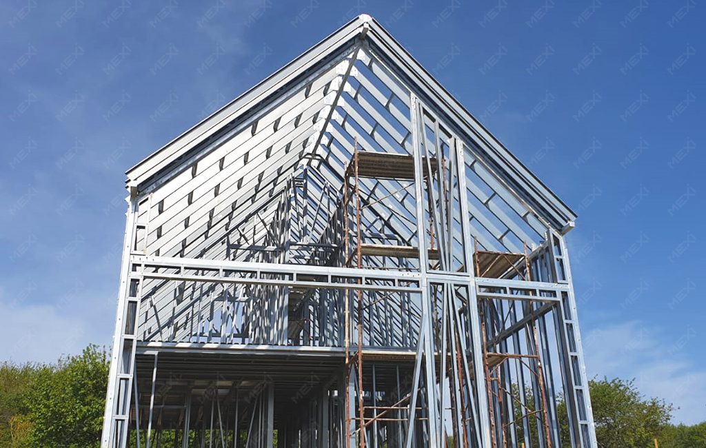 tetőteres ház acél tartószerkezet