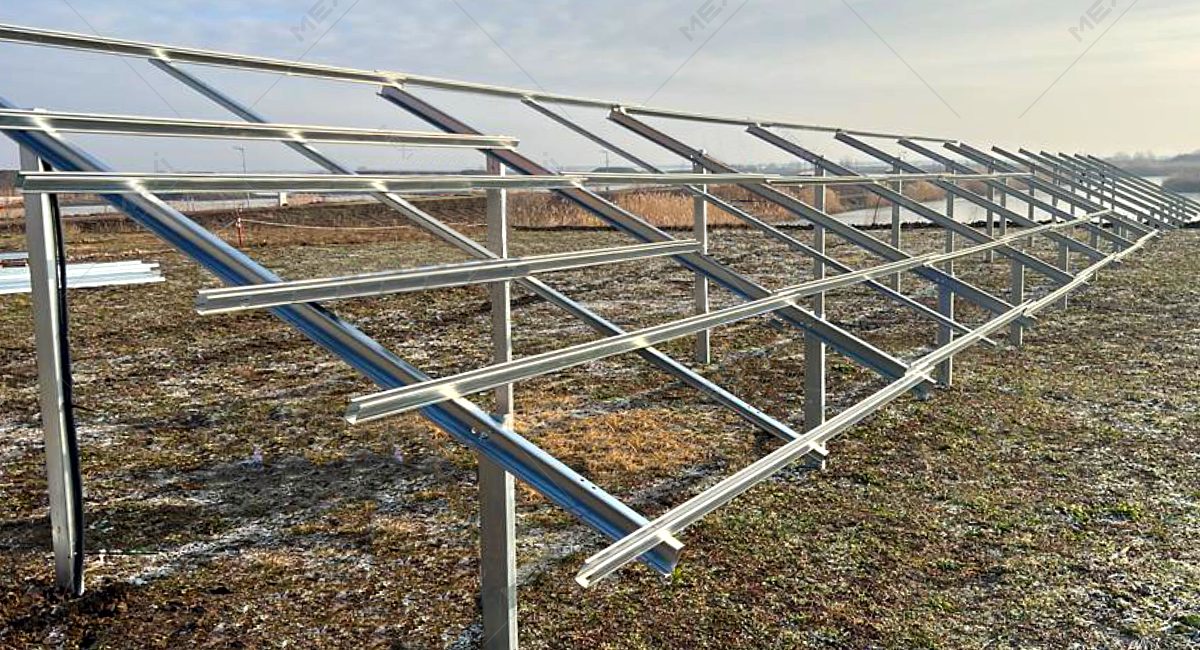 Acélszerkezet napelem parkhoz