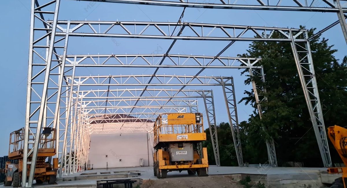 acélszerkezetes csarnok és irodaház kivitelezés